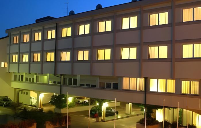 Augustus Hotel