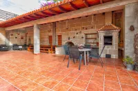 Beautiful Arianny House with Pool