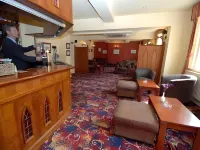 Three Queens Hotel - Park Yeri