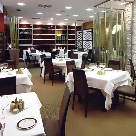 Hotel Abando Отели рядом с достопримечательностью «Музей изящных искусств»