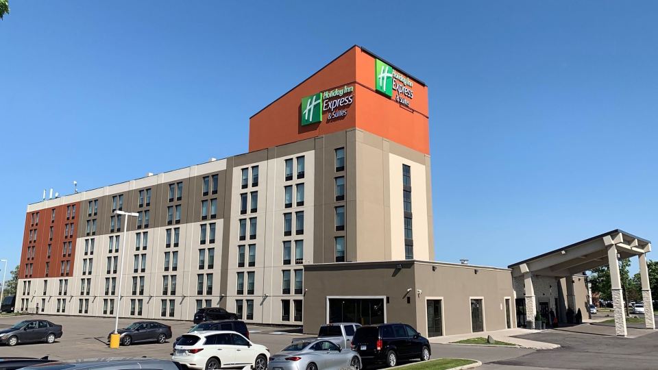 Holiday Inn Express & Suites TORONTO AIRPORT WEST by IHG