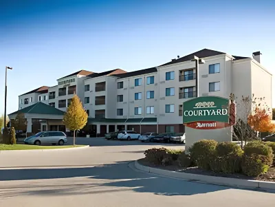 Courtyard Milwaukee North/Brown Deer Hotels in Glendale