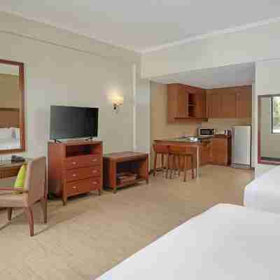Holiday Inn & Suites BATANGAS LIMAPARK by IHG Rooms