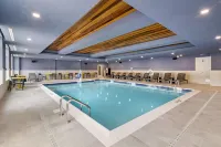 Cambria Hotel North Conway - Pools