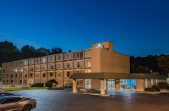 Days Inn by Wyndham Cambridge
