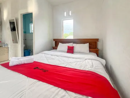 RedDoorz Syariah @ Jalan Dieng 4