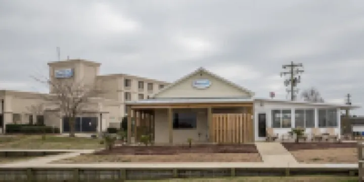 BridgePointe Hotel & Marina