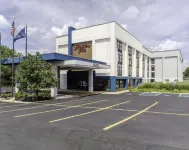 Hampton Inn Detroit/Northville (Farmington Hills Area) - parking