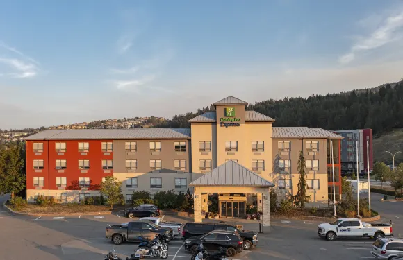 Holiday Inn Express 坎盧普斯