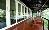 Vang Vieng Eco Lodge Hotel a Pakpo