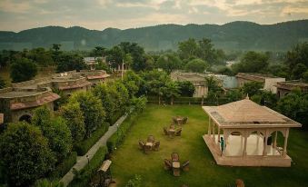 Van Chhavi Resort
