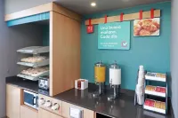 克雷塔羅南部中心洲際酒店集團Avid酒店 - 早餐