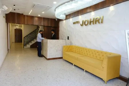 Hotel the Johri Отели рядом с достопримечательностью «Jagmandir Palace»