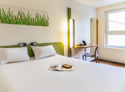 貢比涅市中心宜必思快捷飯店