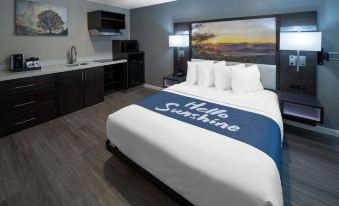 Days Inn by Wyndham Galt/Elk Grove South