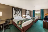 Super 8 by Wyndham Ionia MI