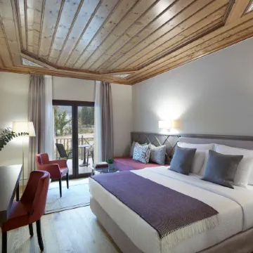 The Lake Hotel