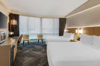 Clarion Lakeside Inn & Conference Centre فنادق في كينورا
