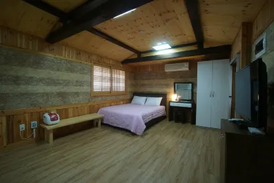 Jeju Hanok Choga House Hotels in Seongsan Llchulbong/Pyoseon-Myeon