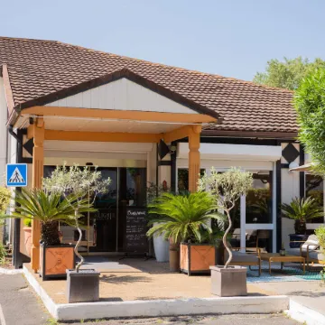 Kyriad Nimes Ouest