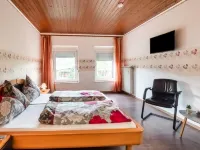 Holiday Home for Groups in Kinheim