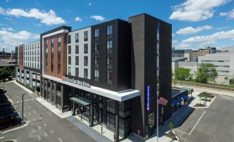 5. Hilton G..
