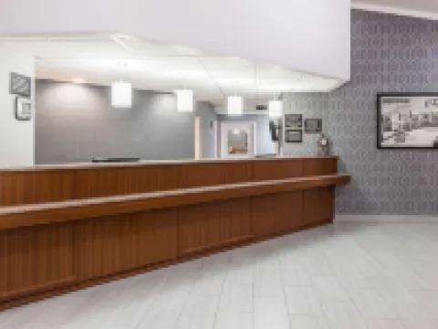 ซุปเปอร์ 8 บายวินด์แฮม โอฟาลลอน โรงแรมในSt. Clair County