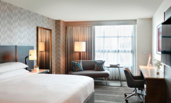 Renaissance Los Angeles Airport Hotel