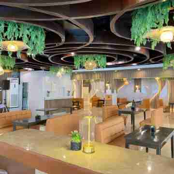 LM Metro Hotel Dining/Meeting Rooms