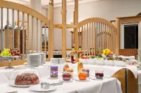 Amedia Weiden, Trademark Collection by Wyndham - breakfast