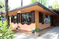 The charming Mare Pineta Mobile home 4 persons