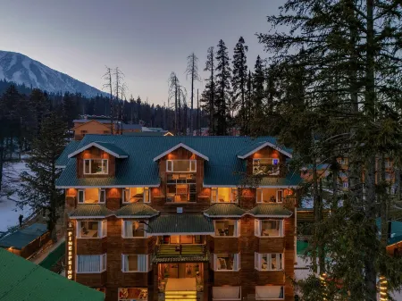 Hotel Pine Spring Gulmarg Отели в г. Baramulla