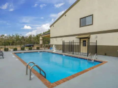 Best Western Pineywoods Inn Hotele w: Cass County