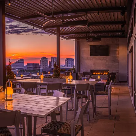 Canopy by Hilton Dallas - Uptown