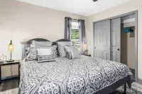 Summer Special: Close to Everything, Remodeled 3 Bdrm House, Large Deck & Yard Hotels near سيكس فلاغز أوفر جورجيا