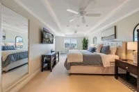 Luxury Lakefront Condo In The Heart of Smith Mtn. Lake!!! 4BR 3BA!!!