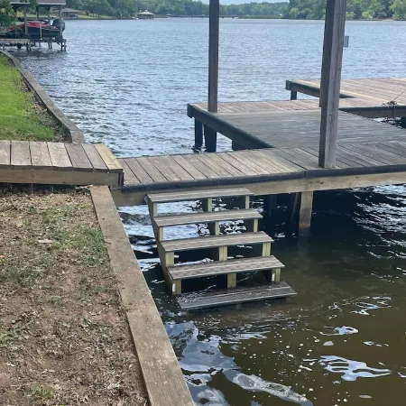 Lake Sinclair Cottage! Open Water Views, 2Br/1BA, Kayaks, Dock Access.Near Ramps