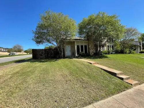 Peaceful Home in DFW Center
