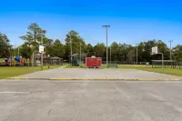 Sunny 1st Floor Condo w/ Pool: Golf, Swim & Play! Hotels in Diamondhead