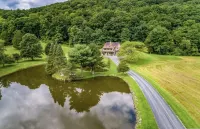 Toymaker Farm: Bright Private Oasis in Saugerties