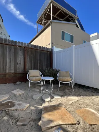 La Casita Azul - Quaint, Artsy Cottage in Hollywood Beach - Short Walk to Sand!