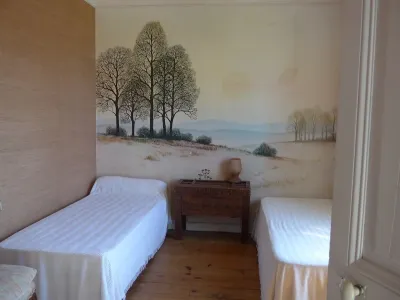 House with Garden in Hendaye City Center Hotels near Gare d'Hendaye