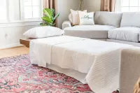 Candy Apple: Family Friendly Downtown LYH Getaway