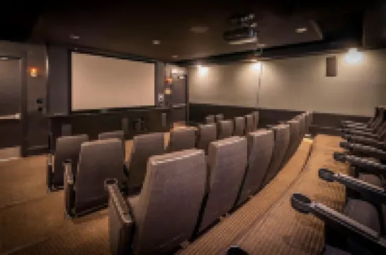 Luxury Resort Condo by Six Flags Magic Mountain