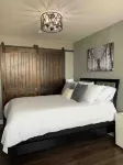 Admire the penthouse view of Atlanta’s skyline in this city chic condo in Midtwn