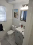 Cozy coastal condo - Just over one block to the beach