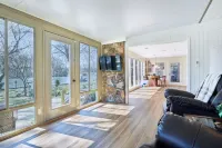 Family Friendly - Walk to Winkley Shoals and Dining - Five Minutes to Lake!