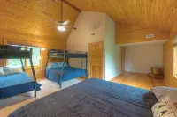 Log Cabin Living on Lake Anna - Warm side