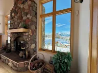 Ski-in, Quick Walk to Slopes with AMAZING VIEWS