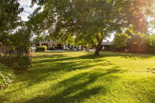 6Beds 3Bath - Pool, Hot Tub, Pets Welcome, Fire Pit- 1mi to Downtown